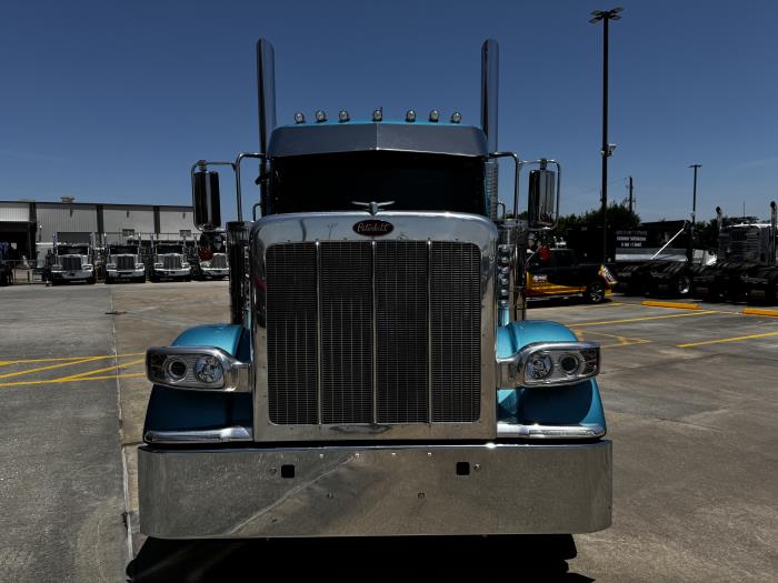 2027 Peterbilt 589-7
