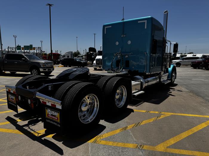 2027 Peterbilt 589-10