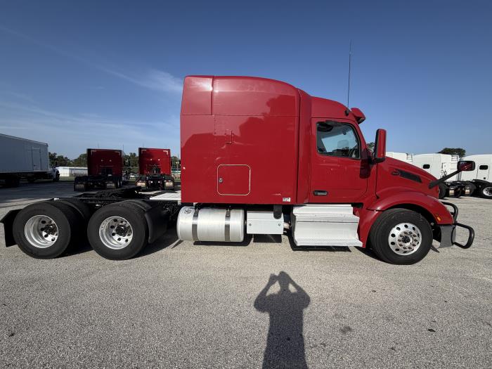 2022 Peterbilt 579-3