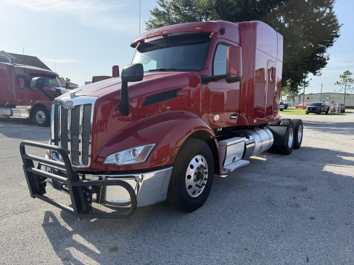 2022 Peterbilt 579-10