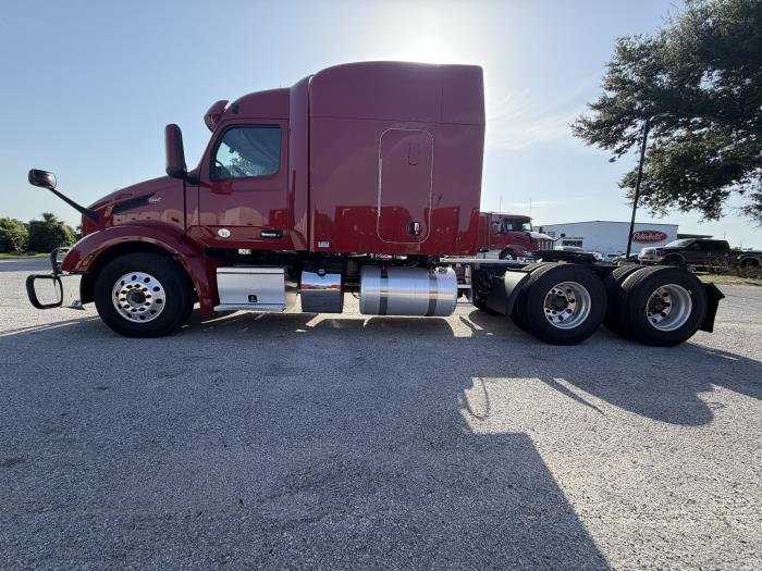 2022 Peterbilt 579-5