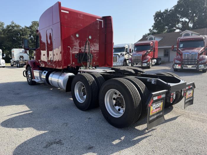 2022 Peterbilt 579-8
