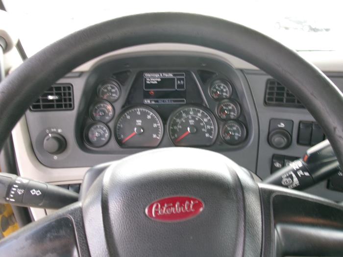 2020 Peterbilt 579-9