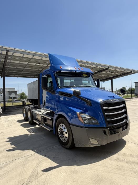 2020 Freightliner Cascadia-1