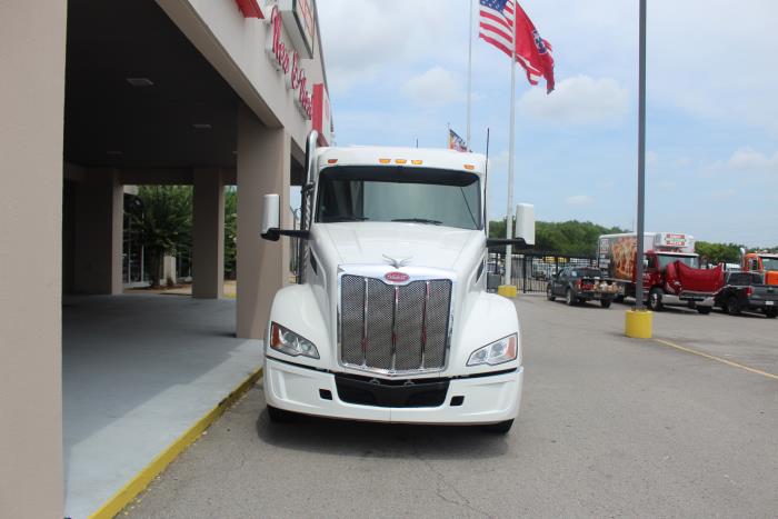 2023 Peterbilt 579-1