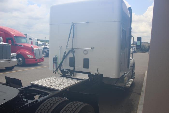 2023 Peterbilt 579-6