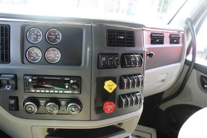 2023 Peterbilt 579-13