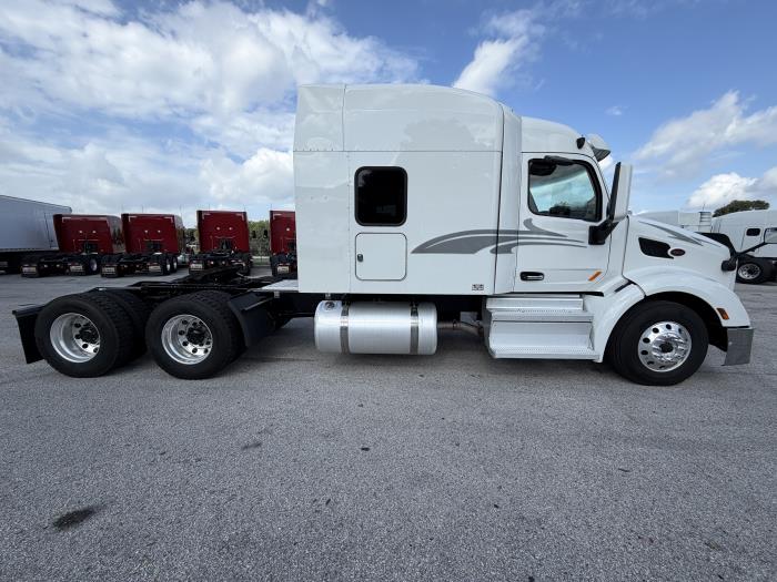 2022 Peterbilt 579-4