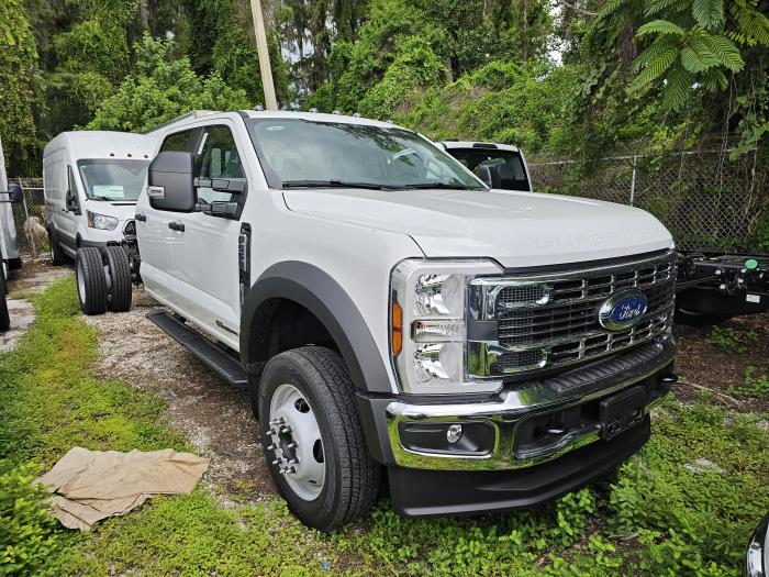 2026 Ford F-550-2