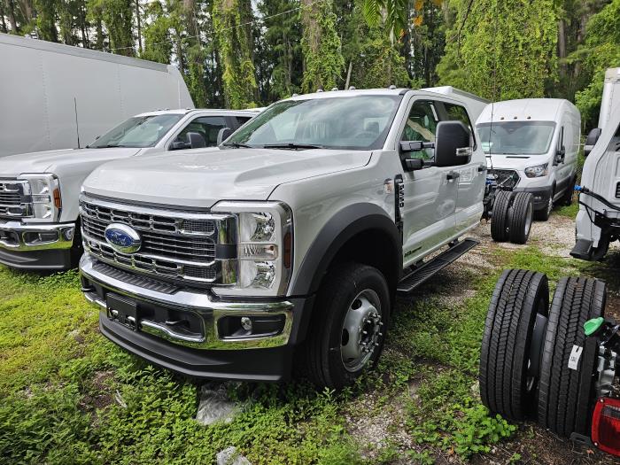 2026 Ford F-550-1