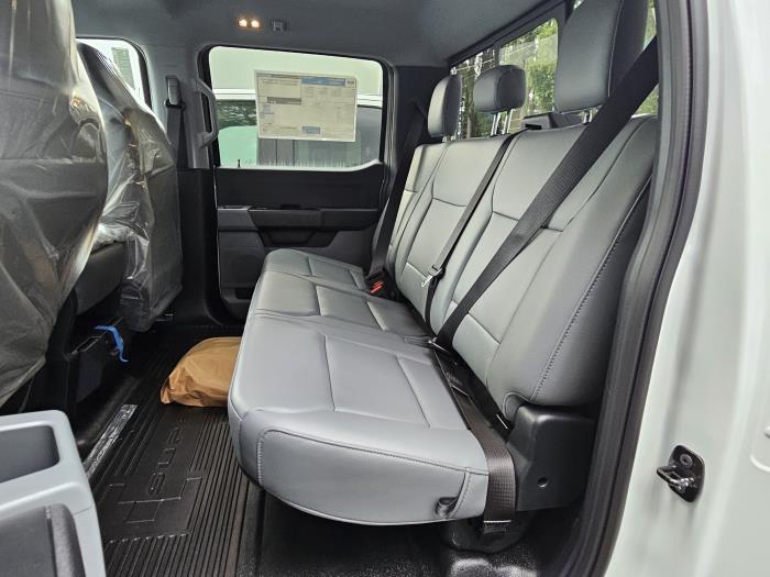 2026 Ford F-550-18
