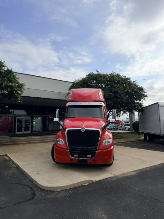 2027 International LT625-2