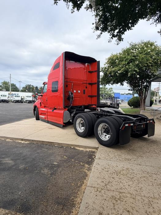 2027 International LT625-4