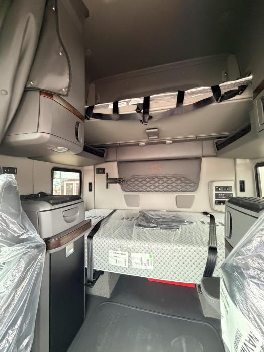 2027 International LT625-12