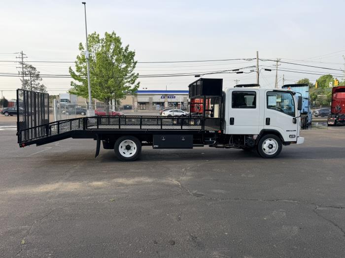 2027 Isuzu NPR-HD-7