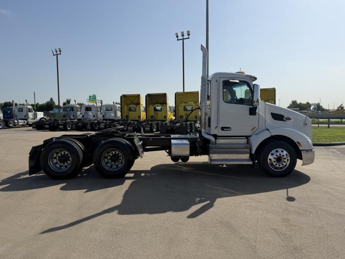 2022 Peterbilt 579-5