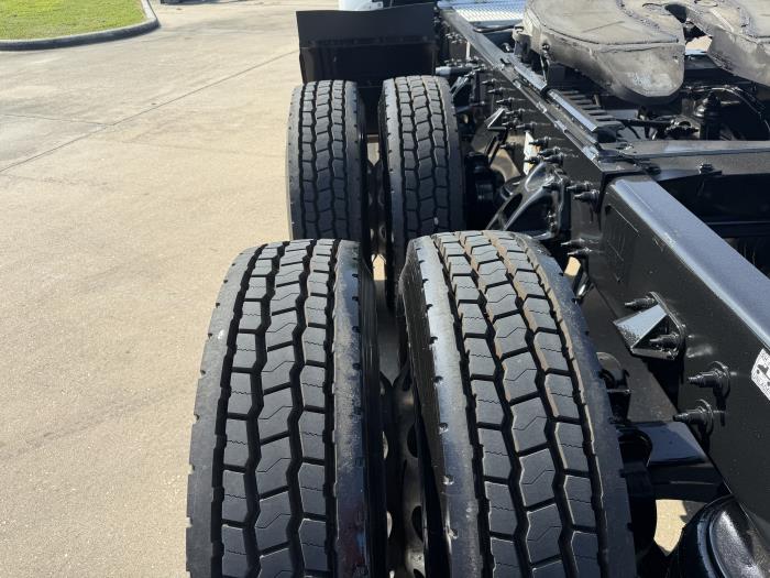 2022 Peterbilt 579-11