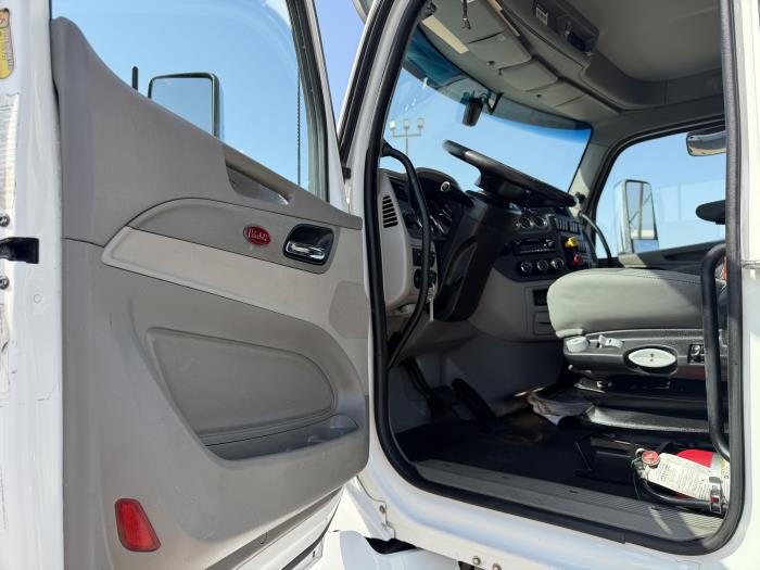 2022 Peterbilt 579-23