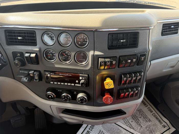 2022 Peterbilt 579-28
