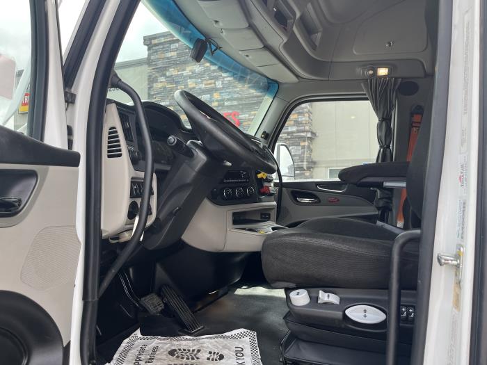 2022 Peterbilt 579-11