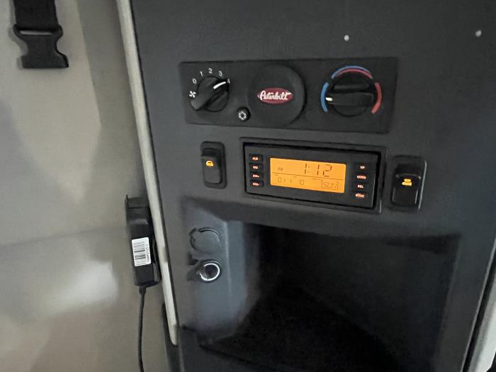 2022 Peterbilt 579-15