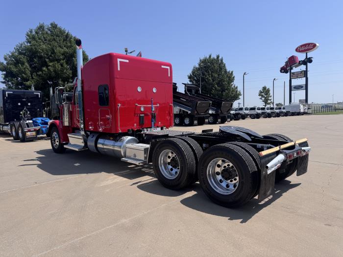 2027 Peterbilt 589-2
