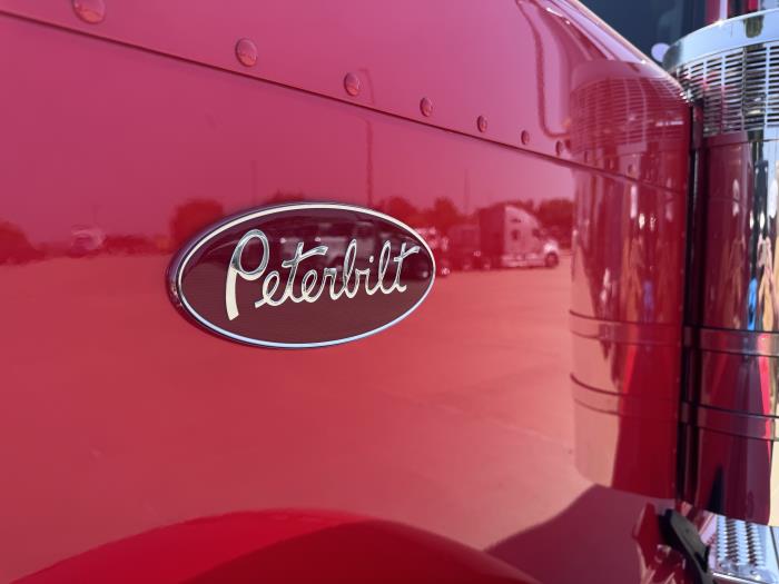 2027 Peterbilt 589-3