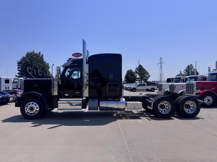 2027 Peterbilt 589-1