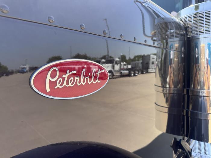 2027 Peterbilt 589-3