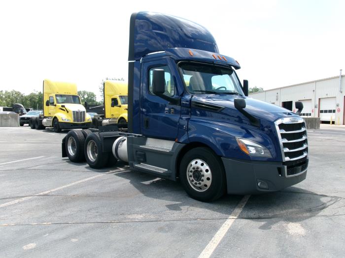 2022 Freightliner Cascadia-2