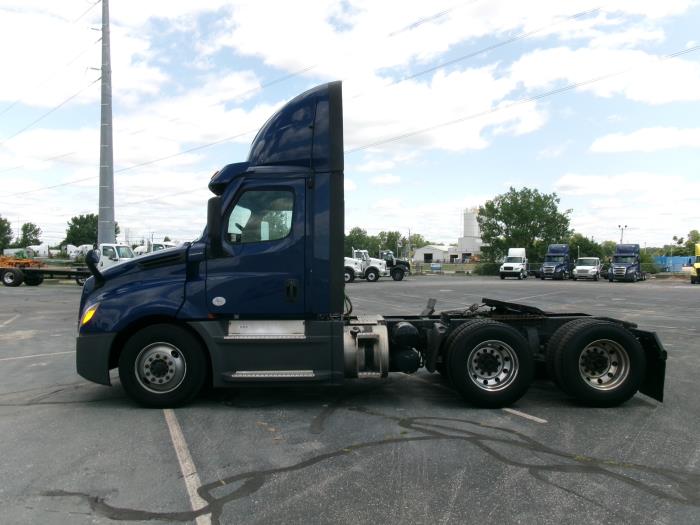 2022 Freightliner Cascadia-4