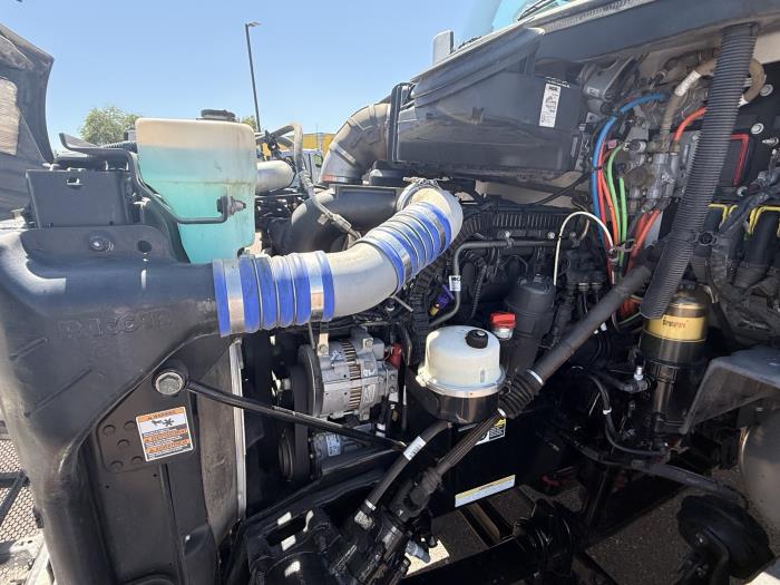 2018 Peterbilt 579-8