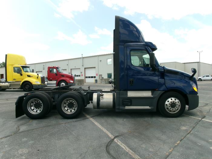 2022 Freightliner Cascadia-5