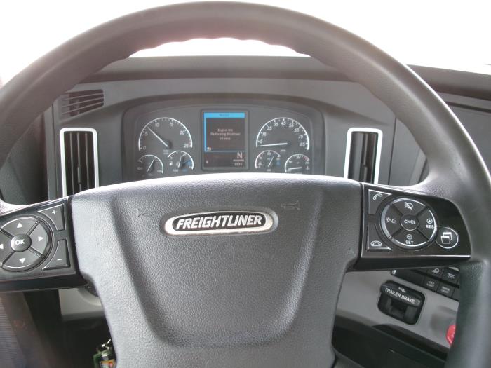 2022 Freightliner Cascadia-10