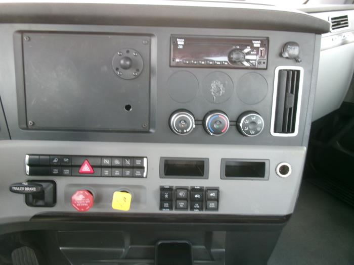 2022 Freightliner Cascadia-12