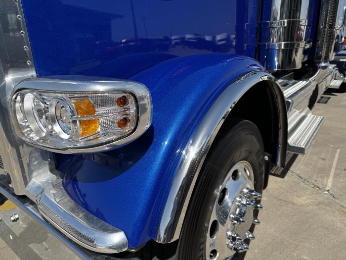 2026 Peterbilt 589-12