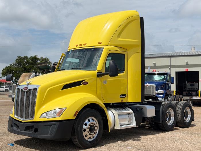 2023 Peterbilt 579-0