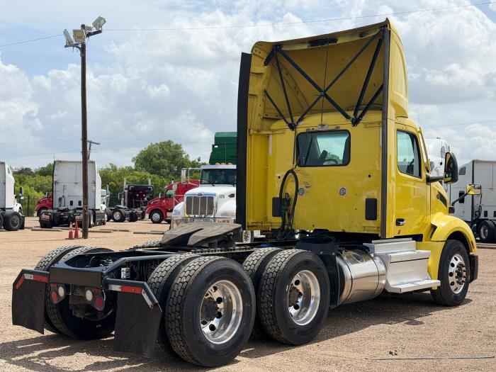 2023 Peterbilt 579-4