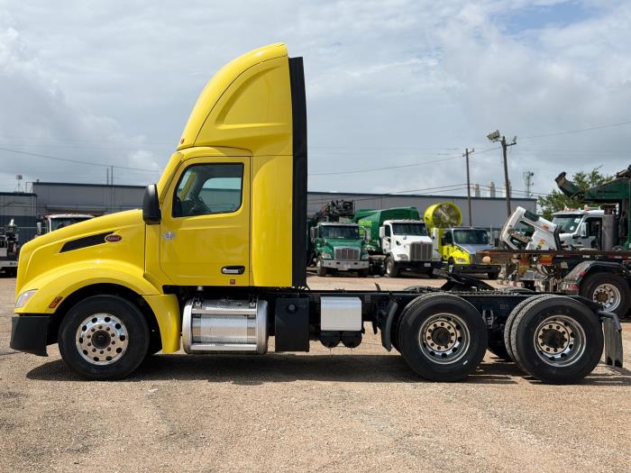 2023 Peterbilt 579-7