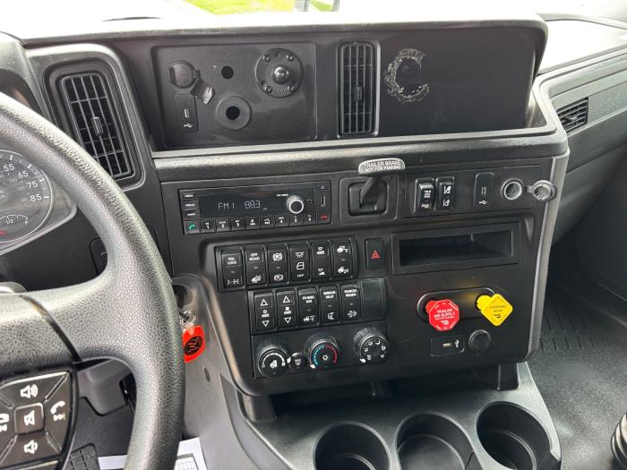 2023 International LT625-16