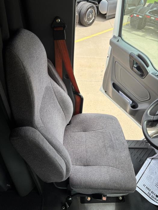 2023 International LT625-24