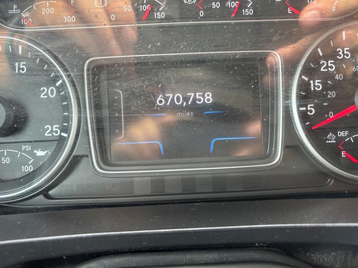 2023 International LT625-25