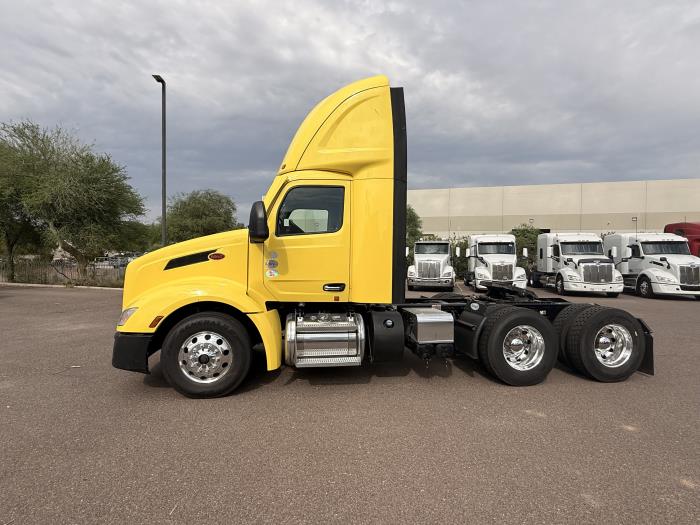 2023 Peterbilt 579-1