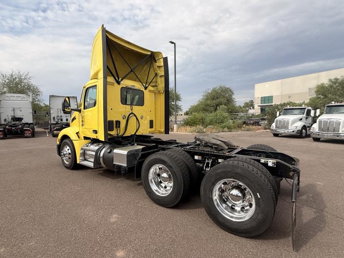 2023 Peterbilt 579-2