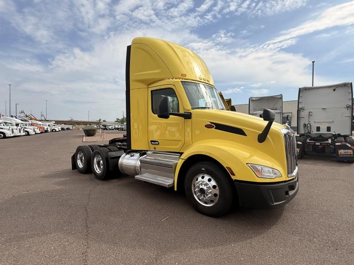 2023 Peterbilt 579-6