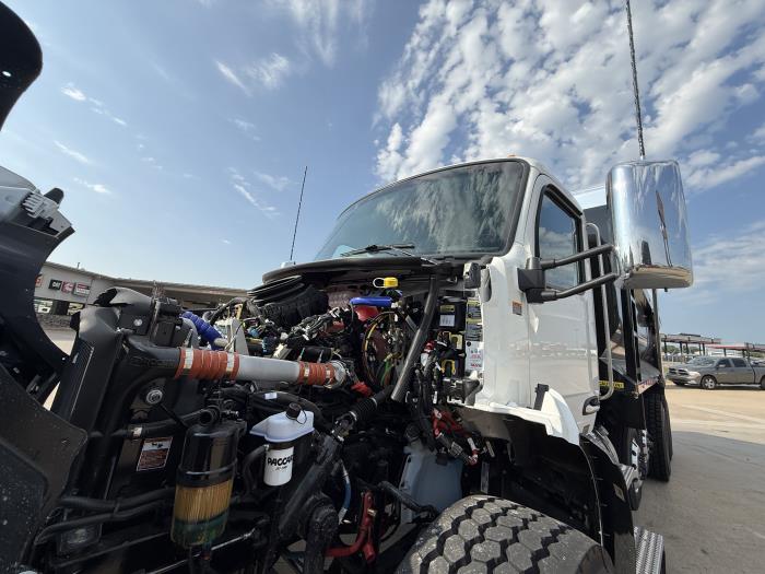 2027 Peterbilt 548-16