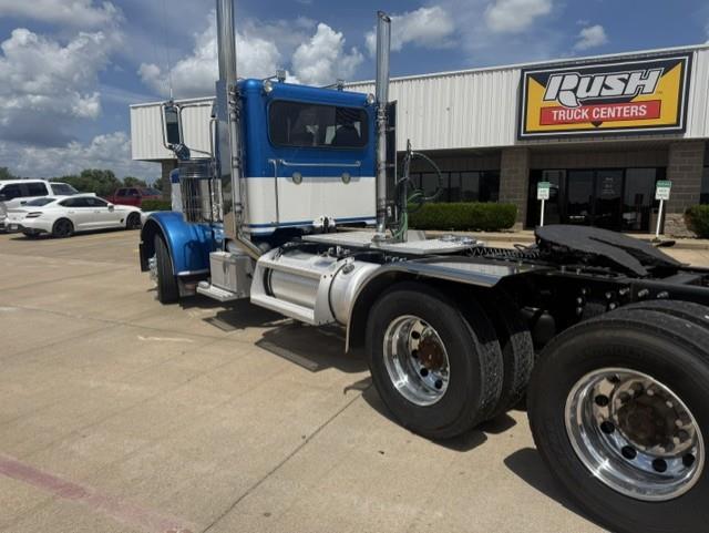 2015 Peterbilt 389-1