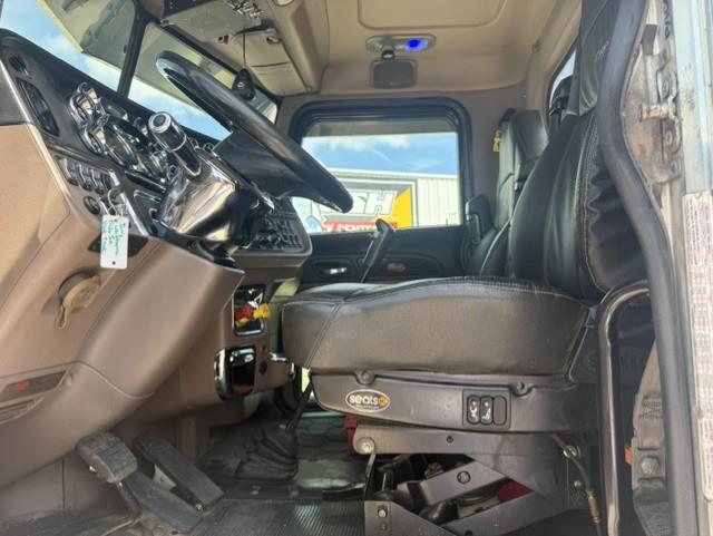 2015 Peterbilt 389-11