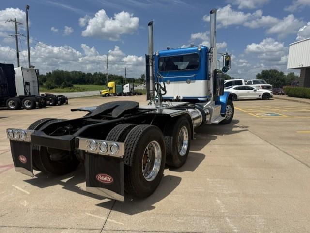 2015 Peterbilt 389-7