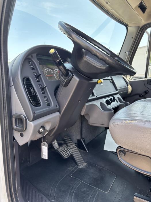 2022 Freightliner Business Class M2 106-9
